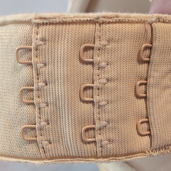 Women's Size 36D Unbranded Cream Padded Pushup Bra with Underwire - Picture 3 of 11